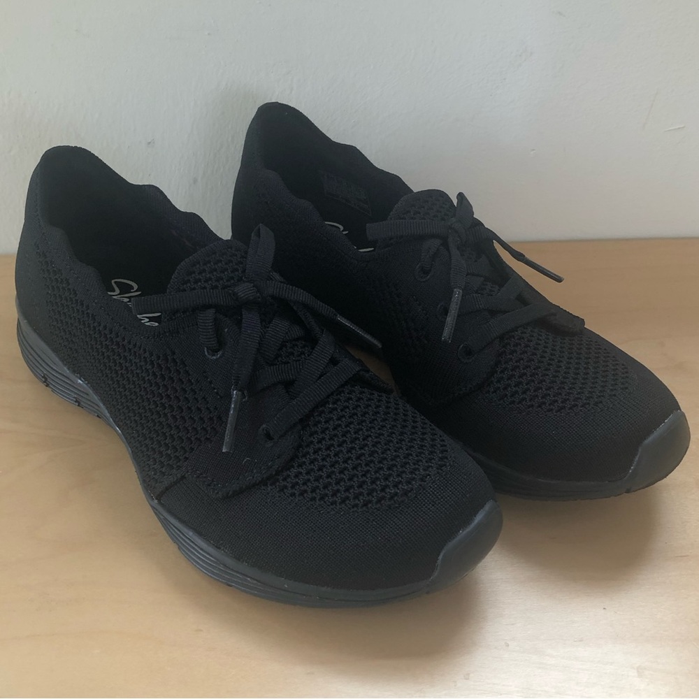BN Skechers Women's Seager Knit Scalloped Sneakers Memory Foam Shoes sz 6
